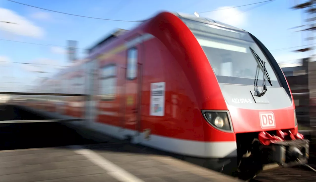 Neuss: Frau soll in S-Bahn Baby entbunden haben