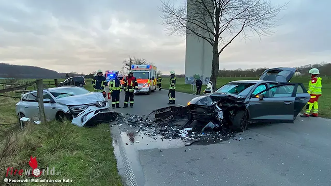 Drei Verletzte nach Frontalkollision in Mülheim an der Ruhr