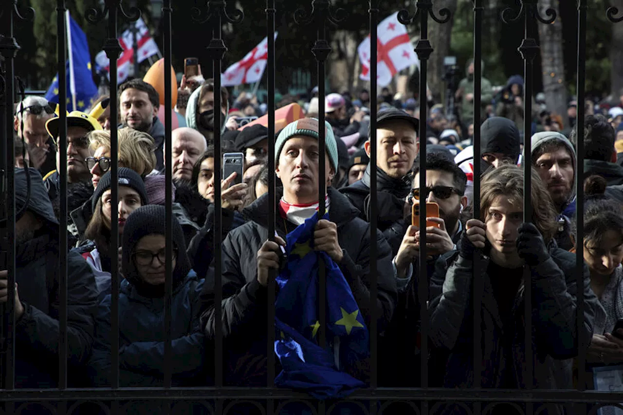 Продолжаются протесты в Грузии против результатов выборов