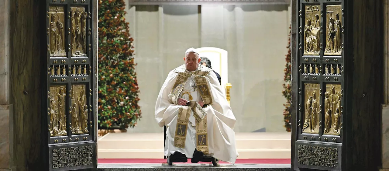 Pope Francis Opens Holy Door, Inaugurates Jubilee of Hope RELIGION