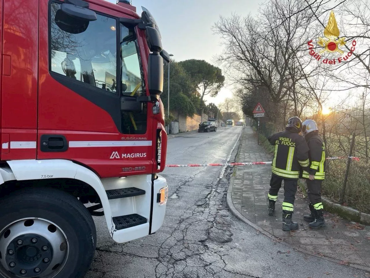 Grave Incidente Stradale ad Ancona con Fuga di Gas