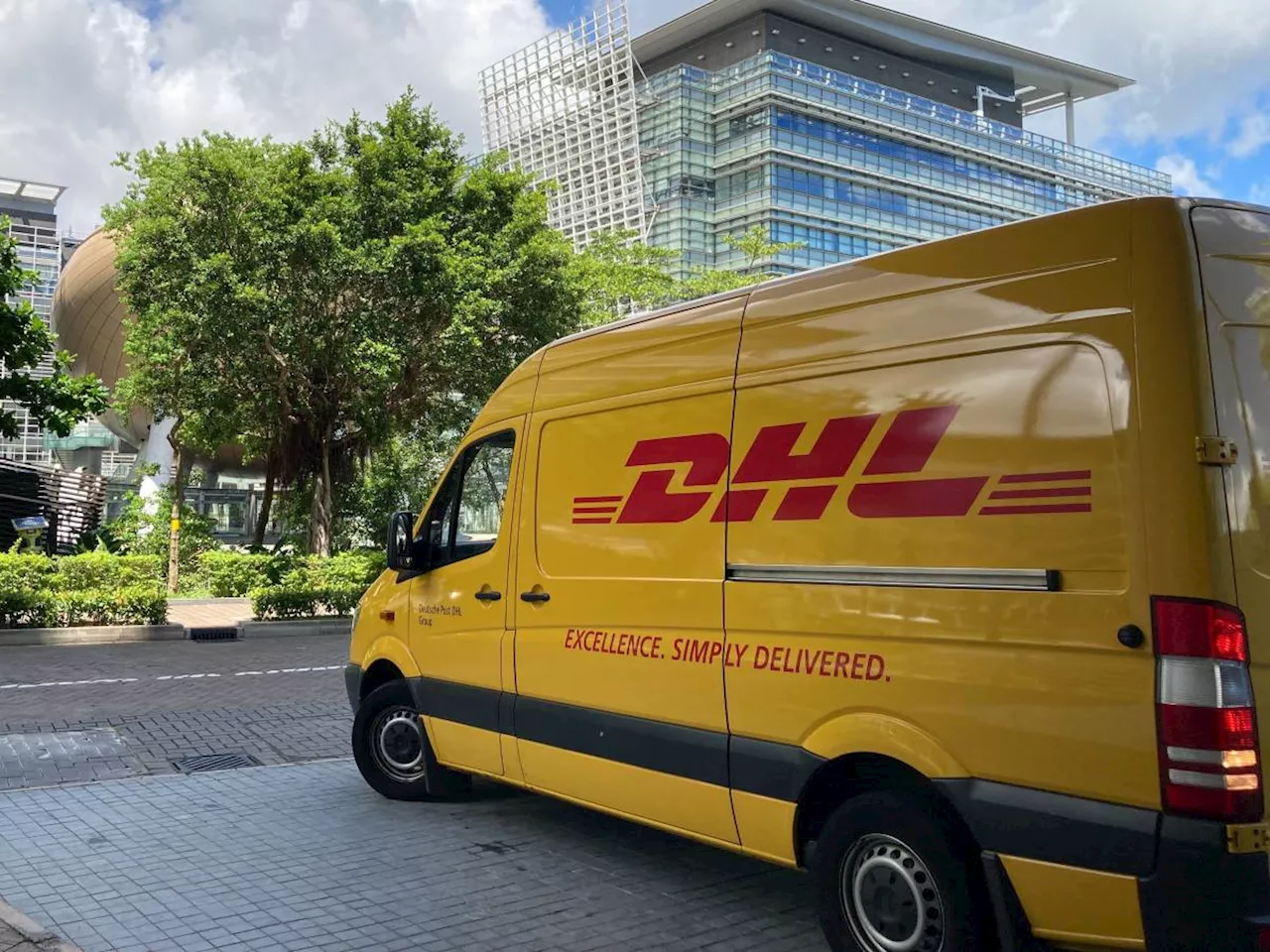 Truffa DHL: Attenzione ai Finti Messaggi di Consegna