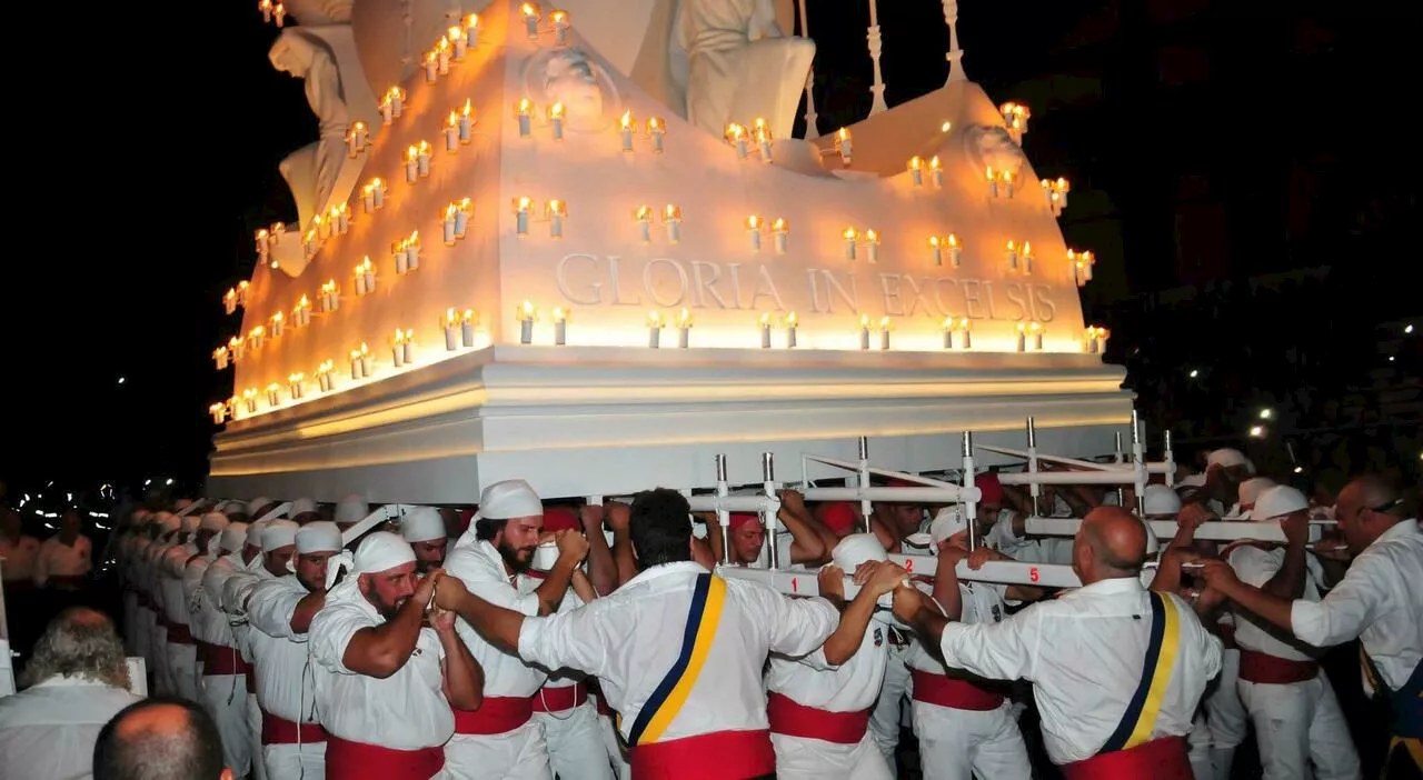 La Macchina di Santa Rosa in Tour Mondiale