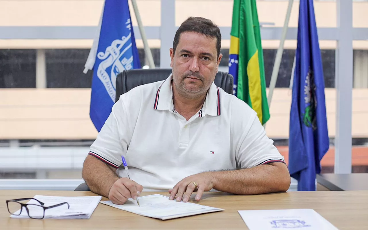 Prefeito de São João de Meriti publica 12 decretos para o novo governo