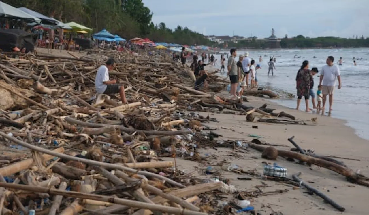 Sampah Sungai Jawa Akar Masalah Sampah di Bali