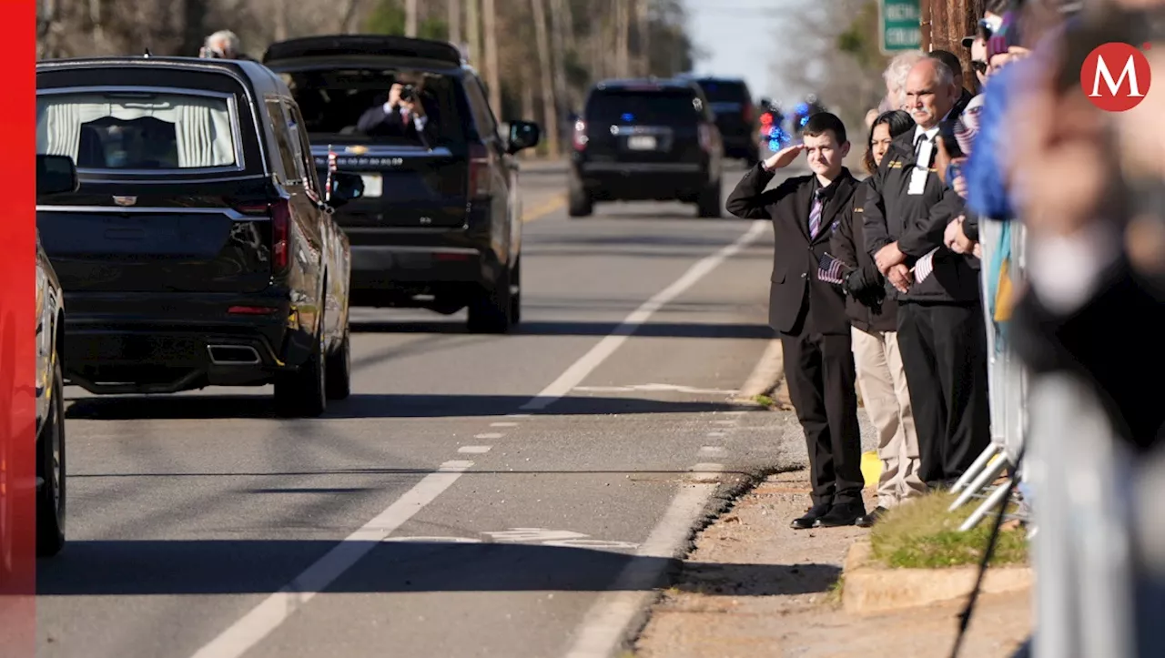 El público se despide de Jimmy Carter en un largo adiós