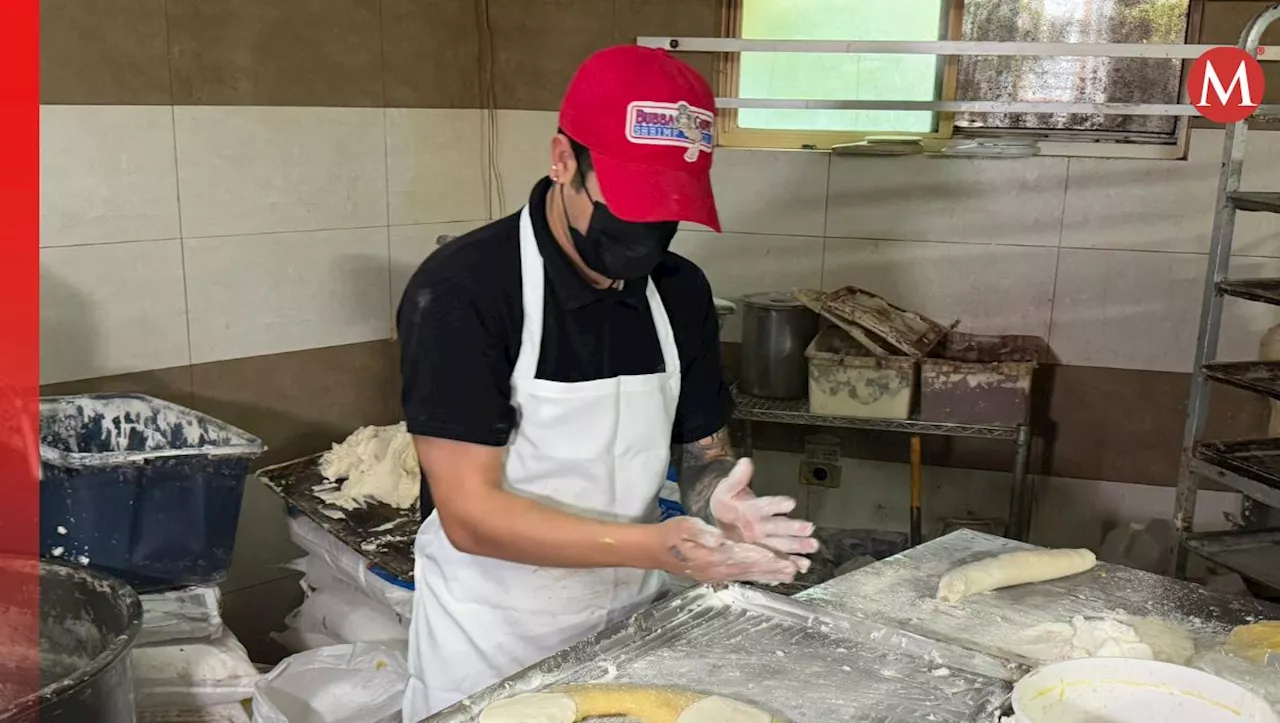 Panaderos se preparan para Día de Reyes Magos en Monterrey; “sacamos 800 roscas por día”