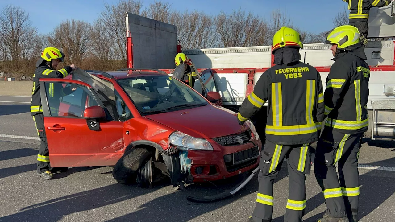 Lenkerin blieb nach Crash mit Leitschiene unverletzt