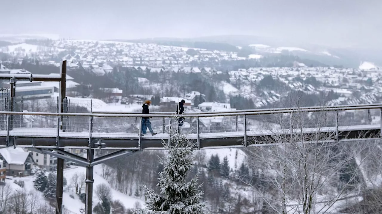 Nordrhein-Westfalen: Endlich Schnee: Viel los in Winterberg & Co.