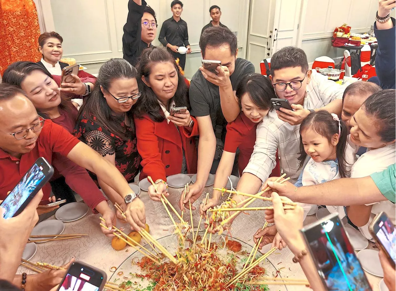 Yee Sang Evolves: Healthier Options Replacing Raw Fish