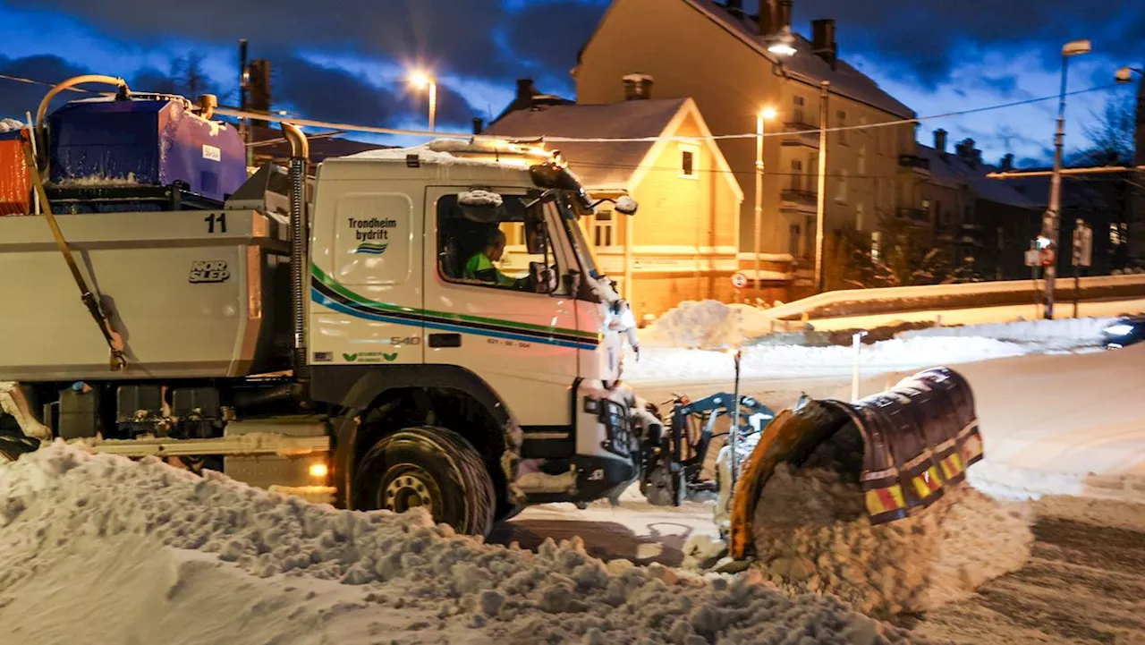 Uværet Forårsaker Strømbrudd og Helikopteravlysning