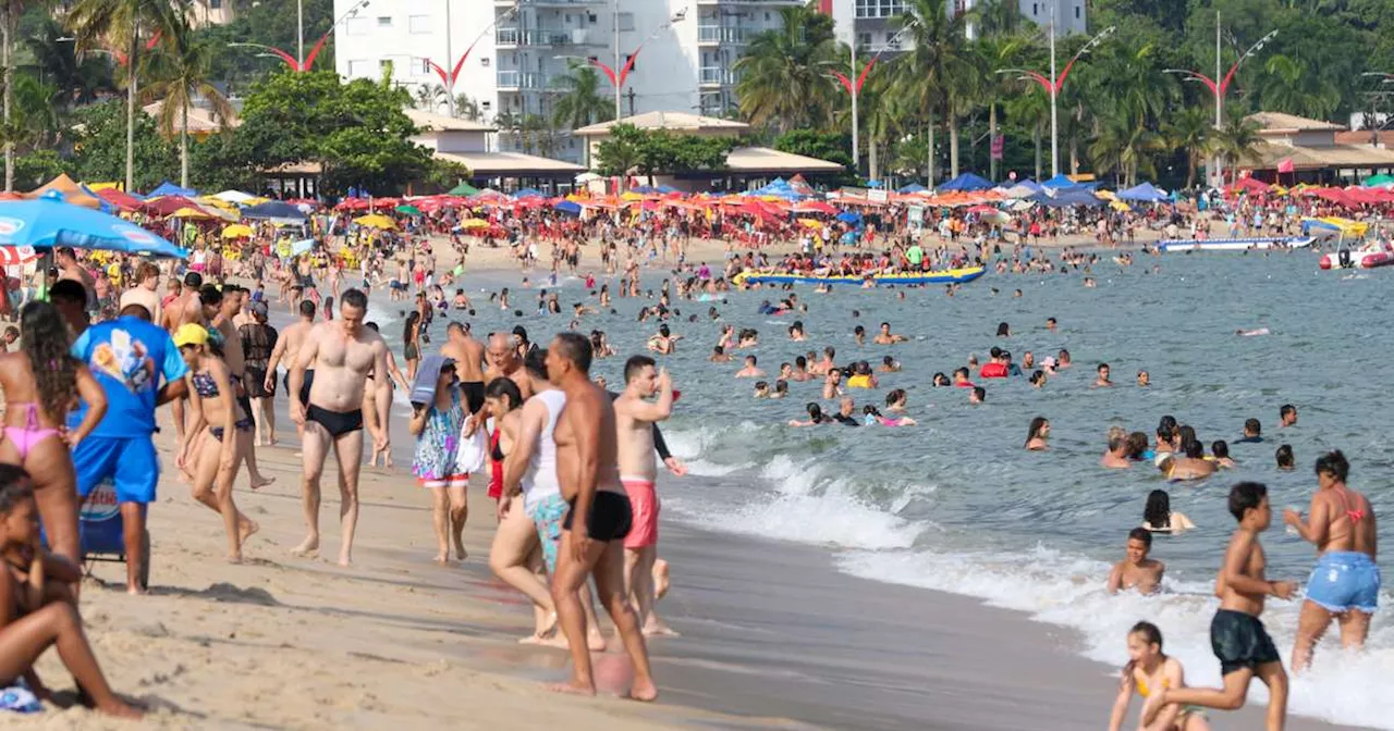 Surto de 'virose' no litoral de SP pode ter ligação com praias impróprias para banho; entenda