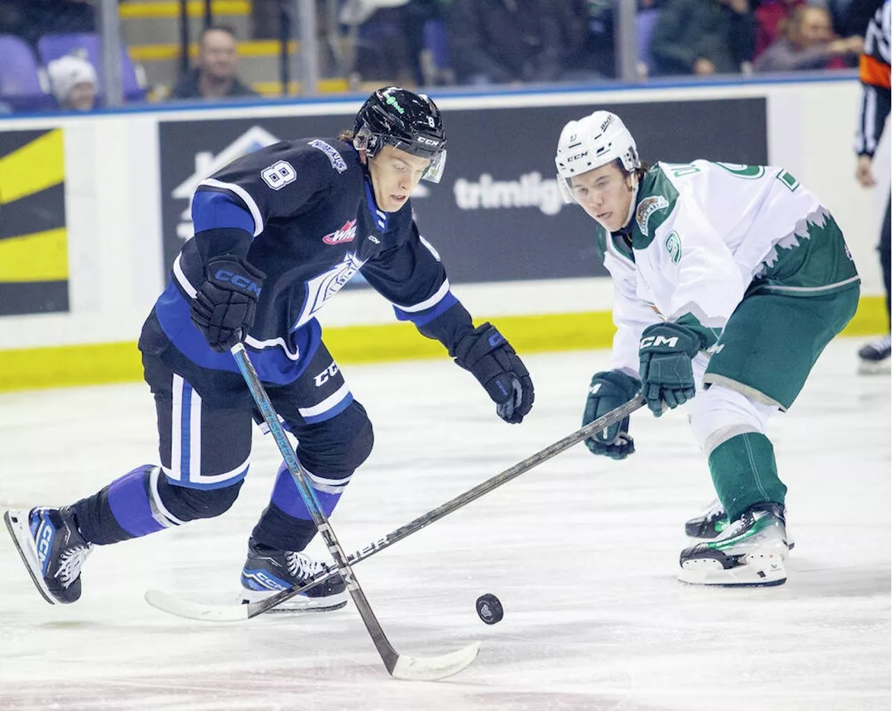 Royals Defeat Silvertips in Overtime