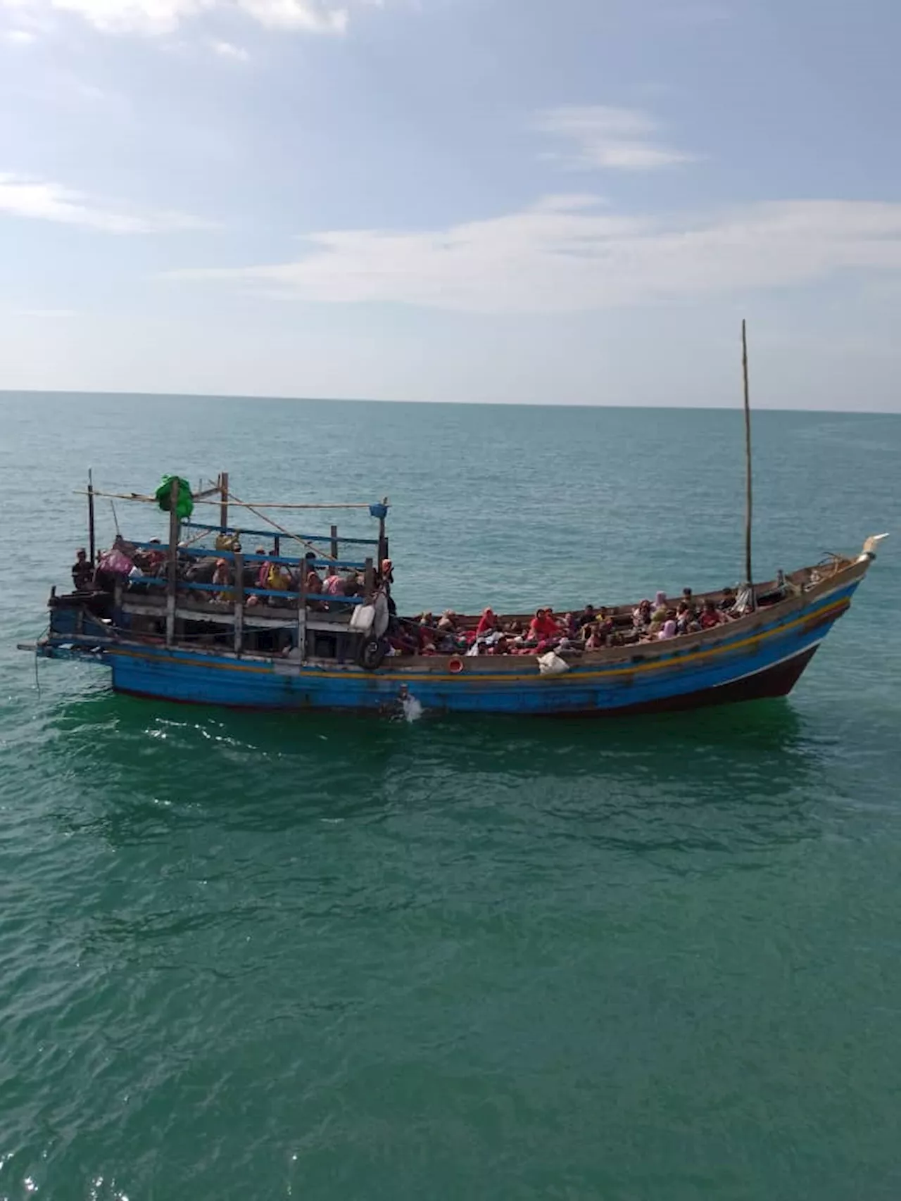 Maritim Malaysia Rescues 300 PATI from Myanmar