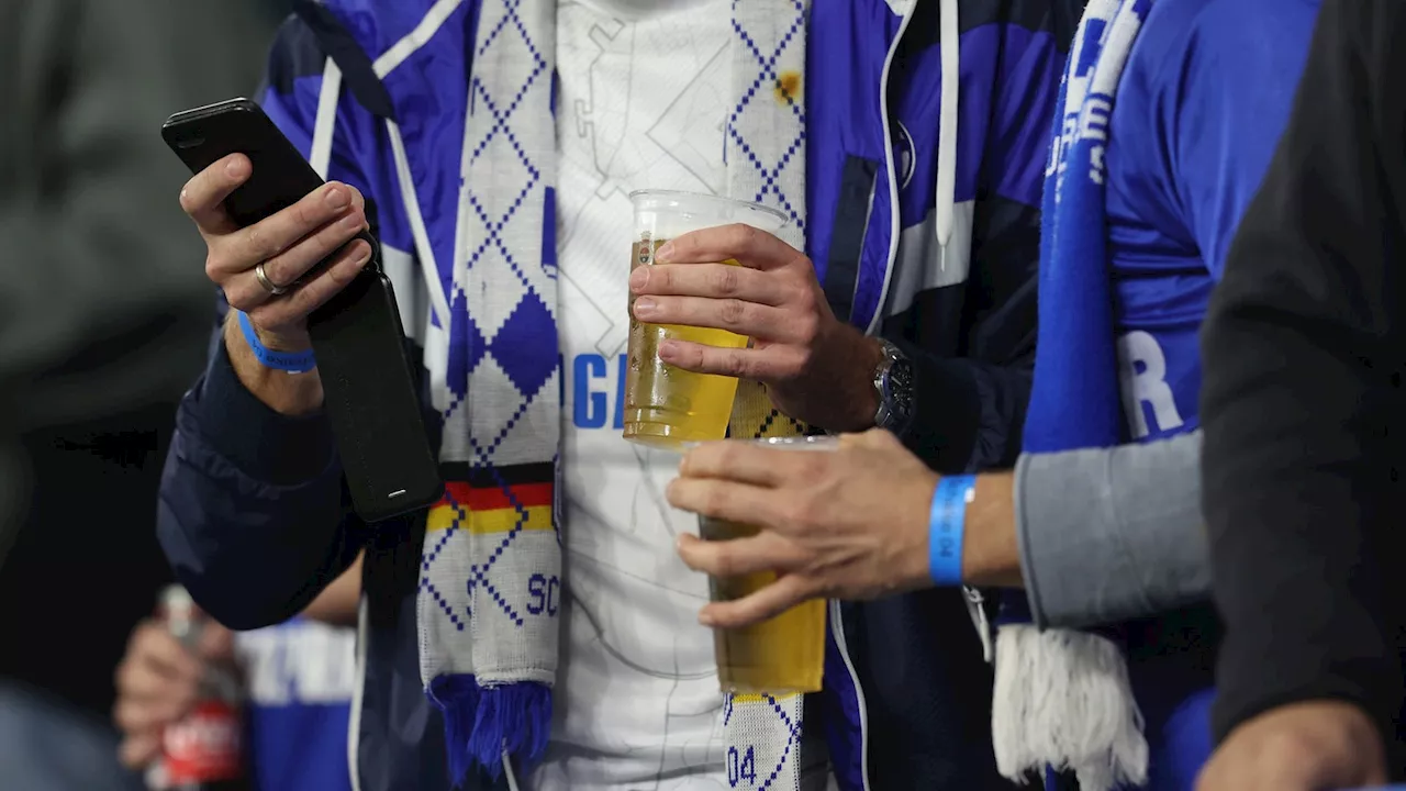 'Schalke Null Bier': Fanclub gründet Initiative zum Schutz vor Alkohol