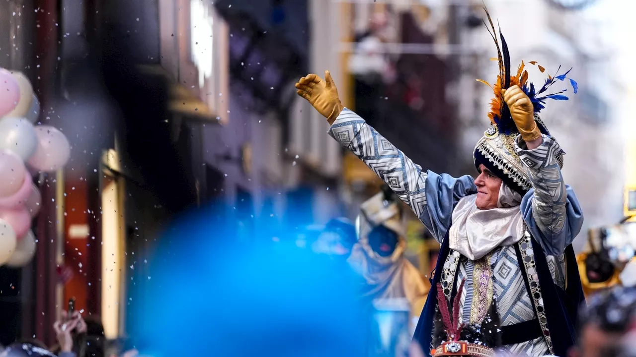 Cabalgata de los Reyes Magos: Magia, lluvia y caramelos