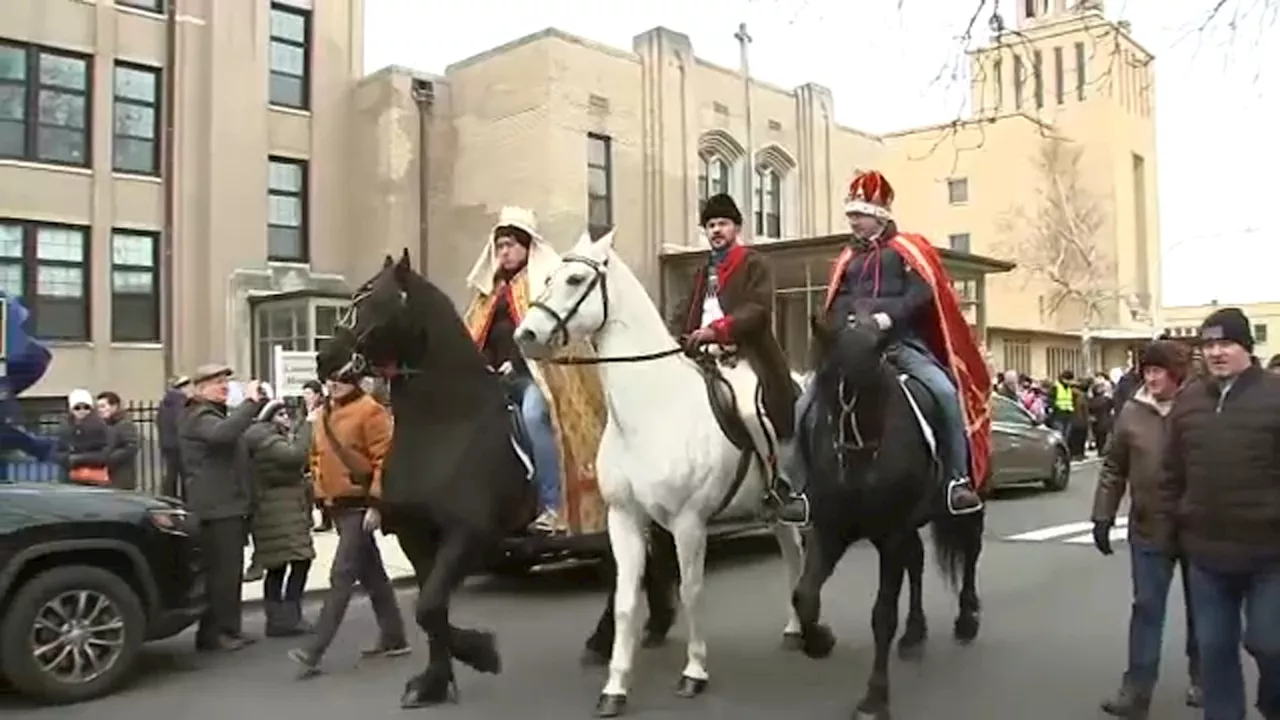 Chicago's annual Three Kings Parade marches through Northwest Side