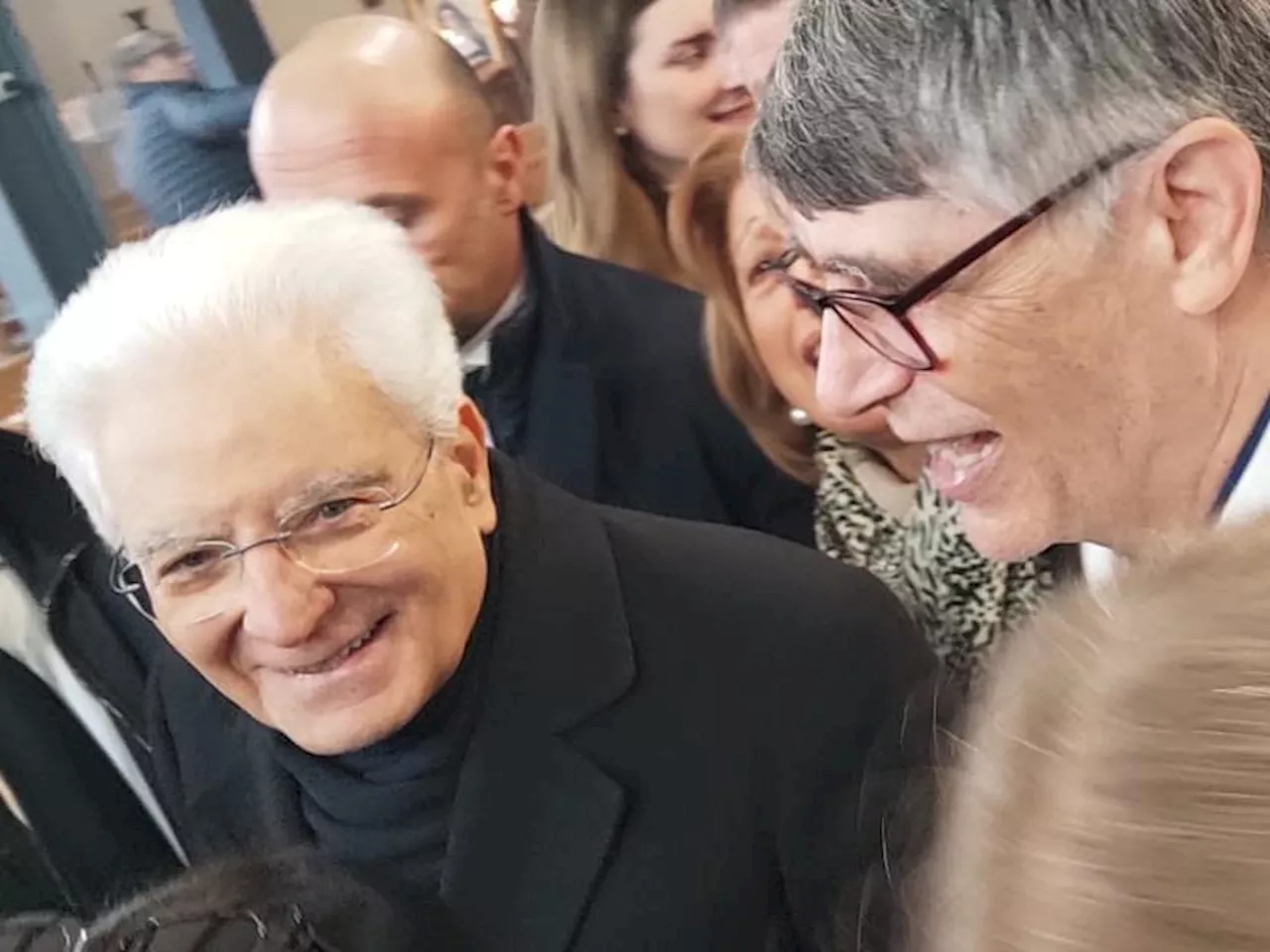 Mattarella a Caivano per un messaggio di speranza: auguri ai ragazzi e impegno per il futuro