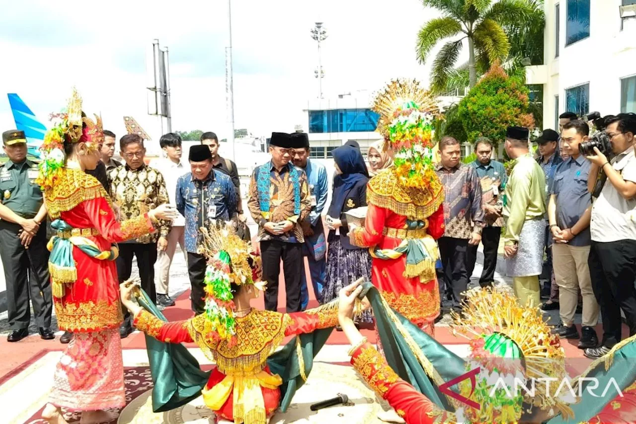 Menteri Yandri Susanto Kunjungi Jambi dan Hadiri HUT Ke-68 Provinsi