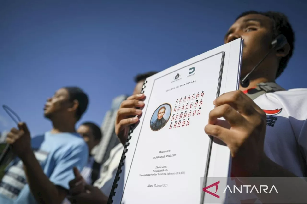 Peringatan Hari Braille Sedunia di Monas Jakarta