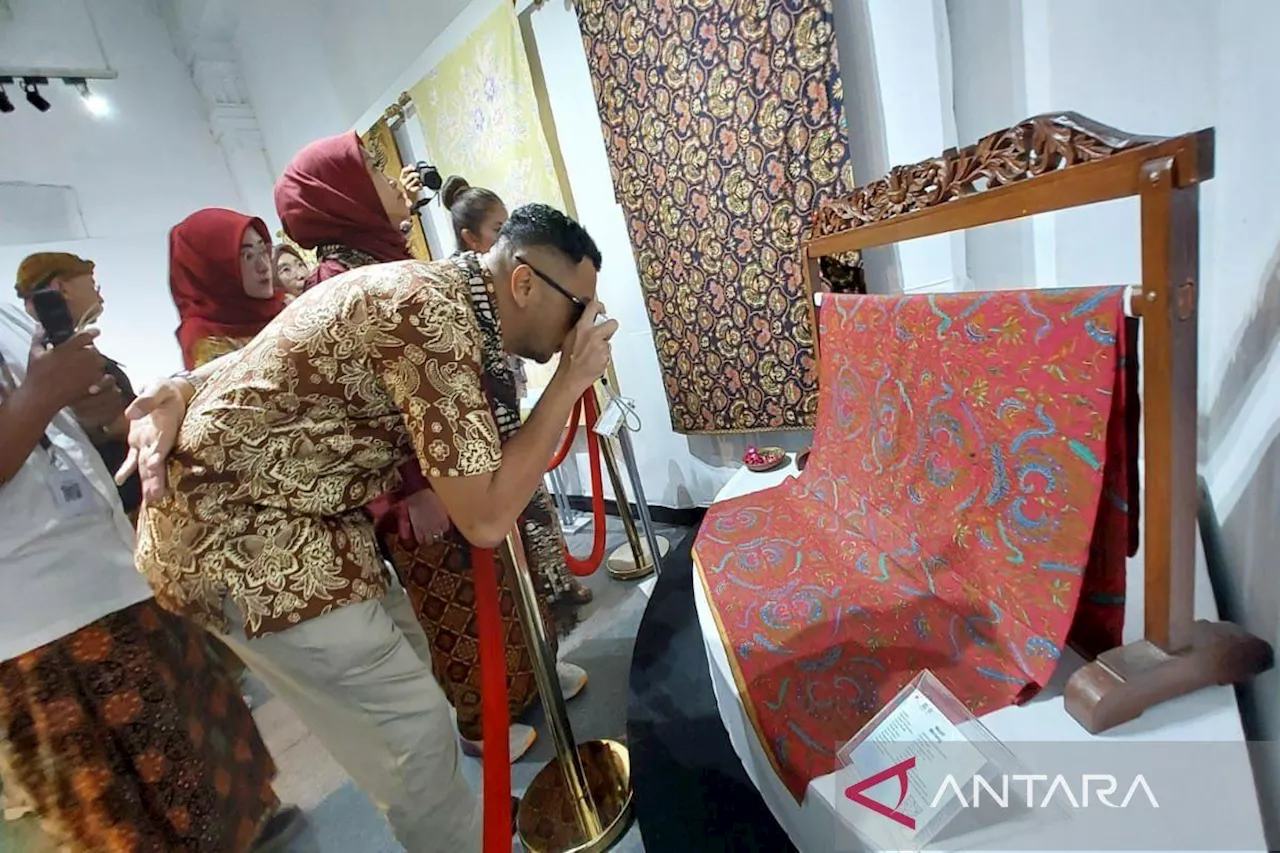 Wakil Menteri Kebudayaan Dorong Generasi Muda Lestarikan Batik