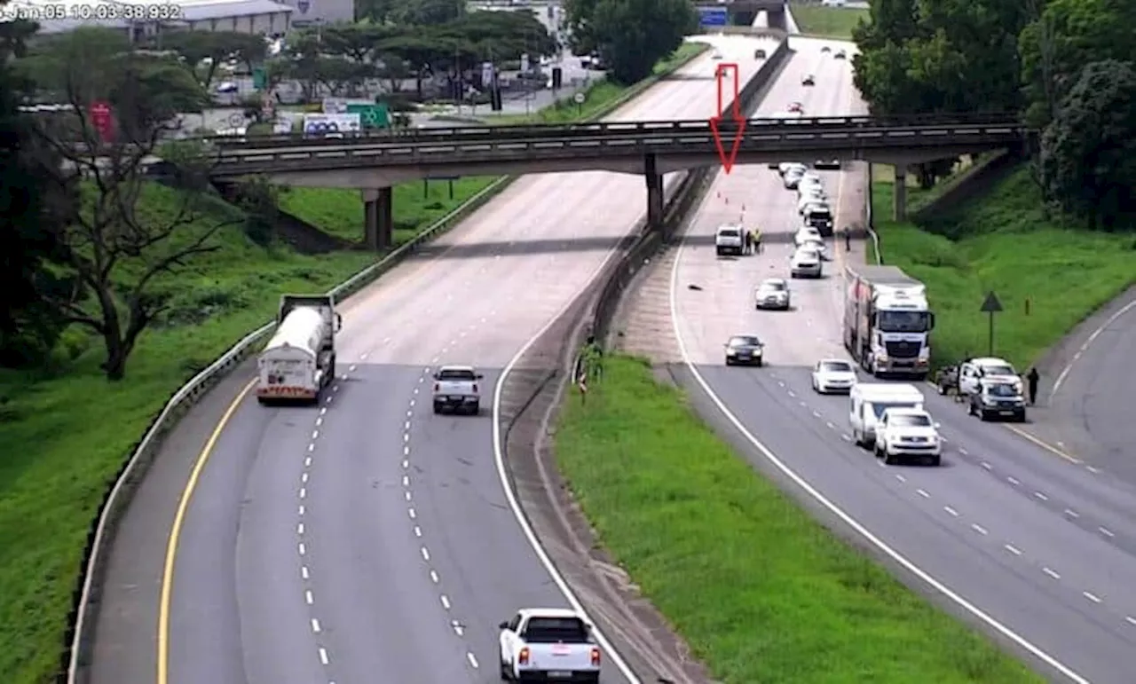 Pedestrians hit by truck in KZN after attempting to rob someone