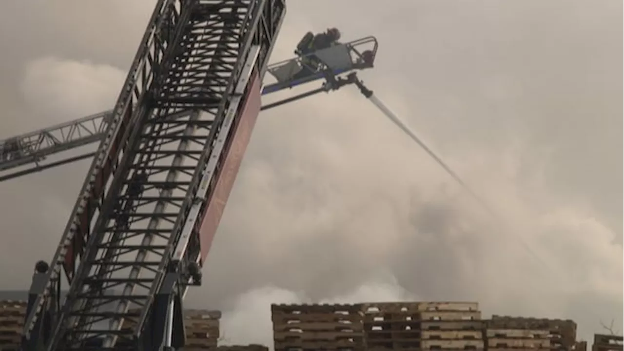 Major fire at Mississauga commercial building near Pearson Airport