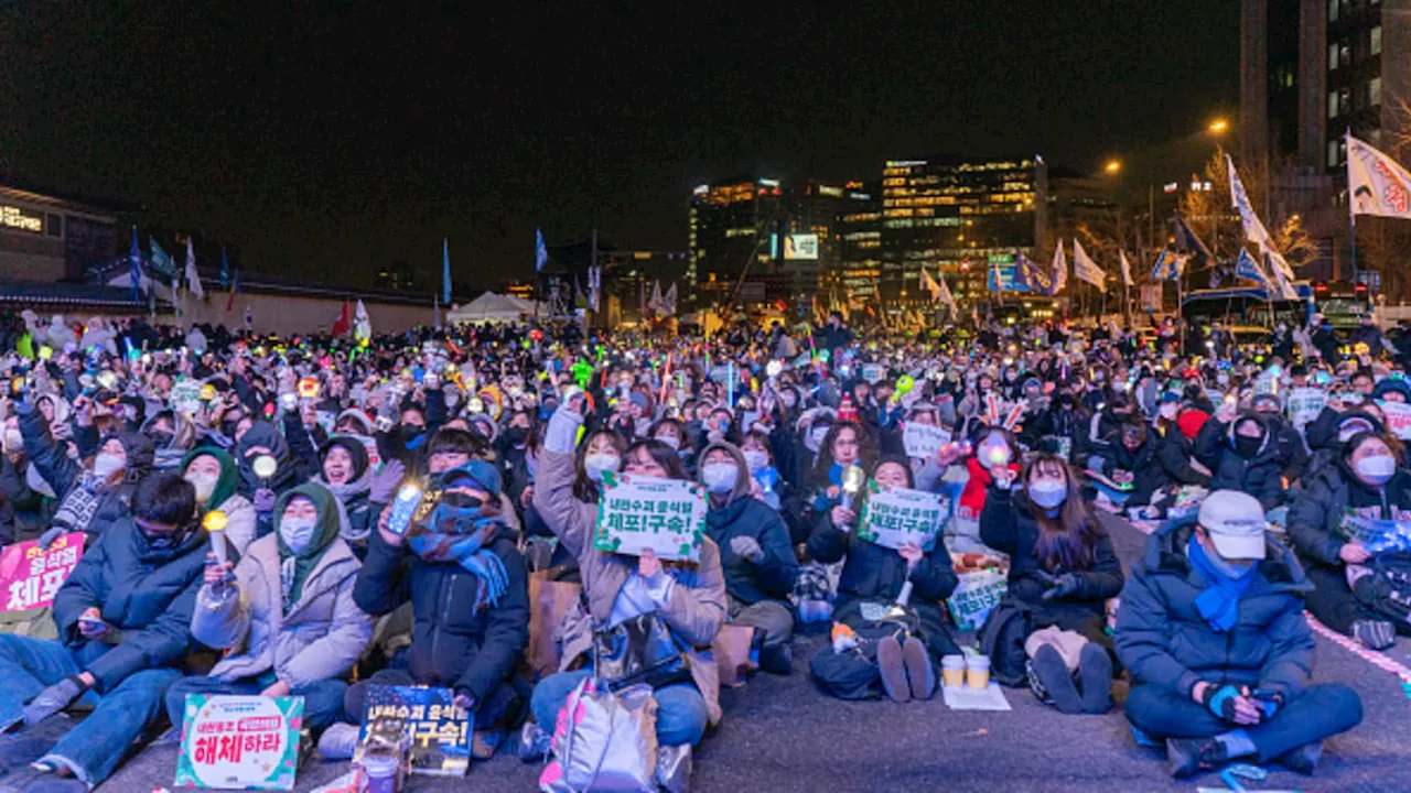 South Korean Protesters Rally for and Against Arrest of Impeached President Yoon