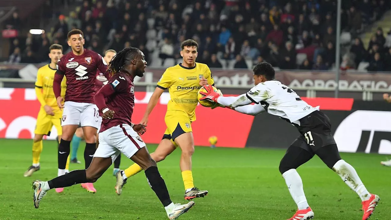 Torino-Parma risultato 0-0: miracolo di Suzuki all'ultimo secondo, palo di Mihaila