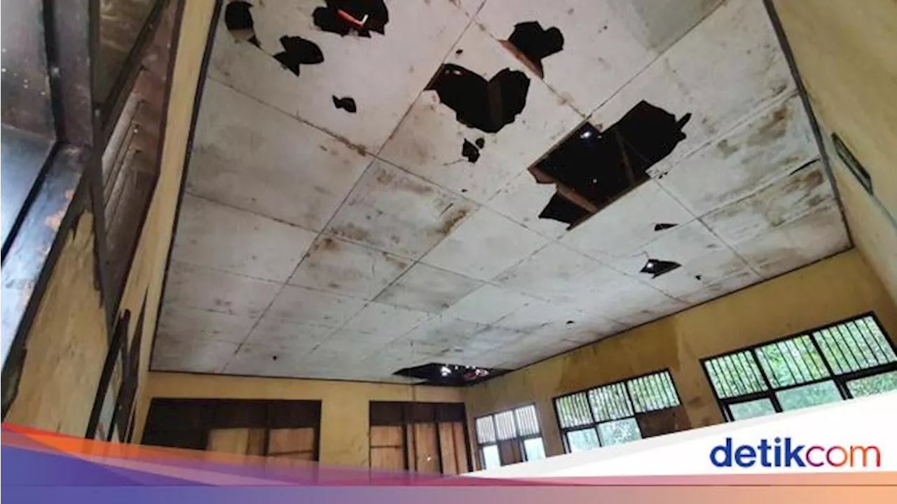 Tips Membasmi Jamur di Plafon Kamar Mandi