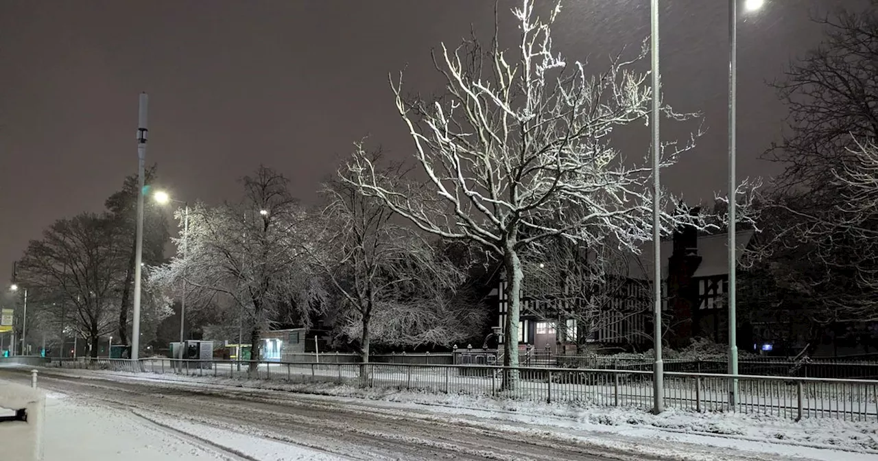 Heavy Snow Disrupts Travel in Merseyside