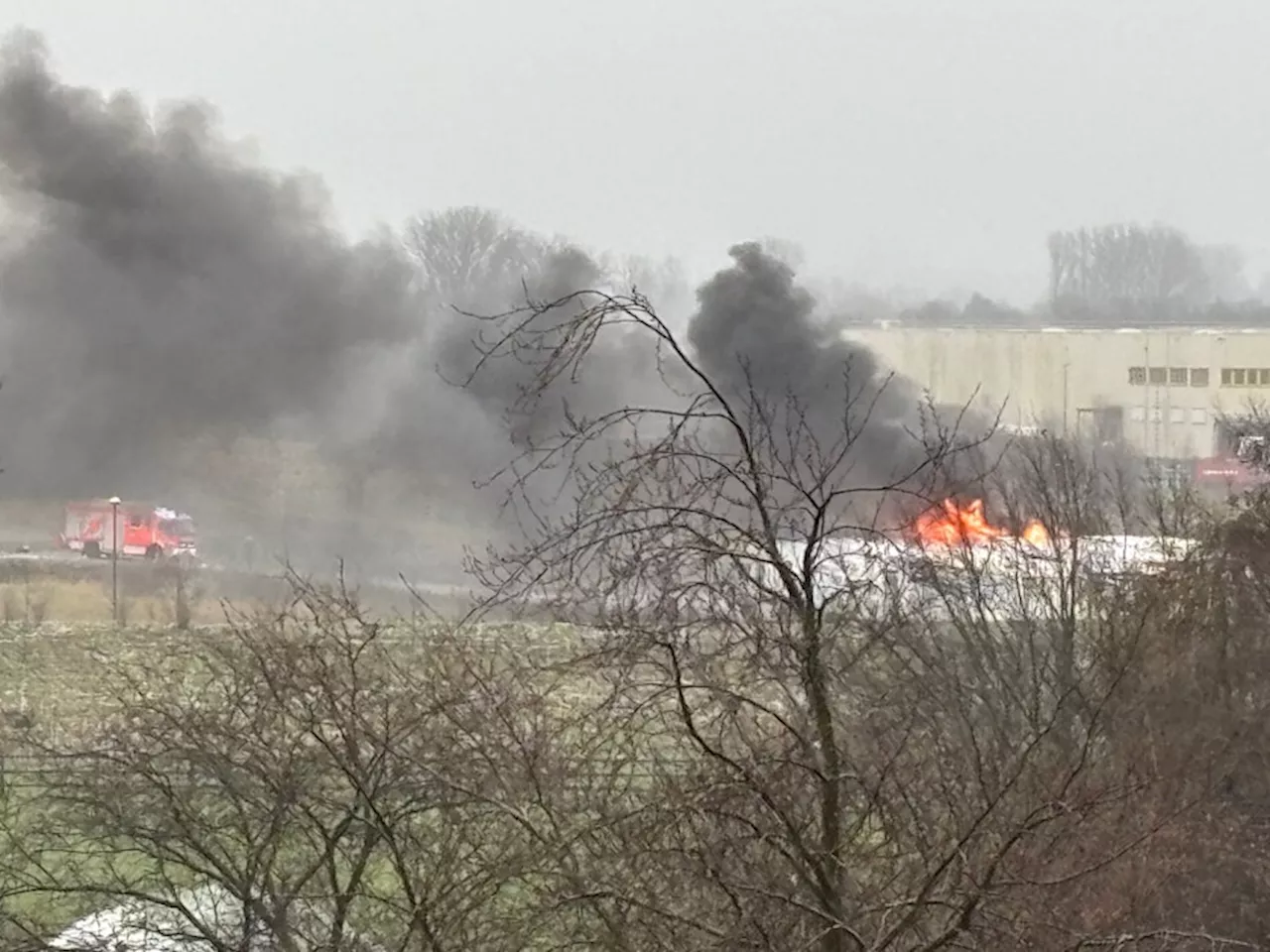 Brand auf Betriebsgelände eines Wurst- und Schinkenherstellers in Köln