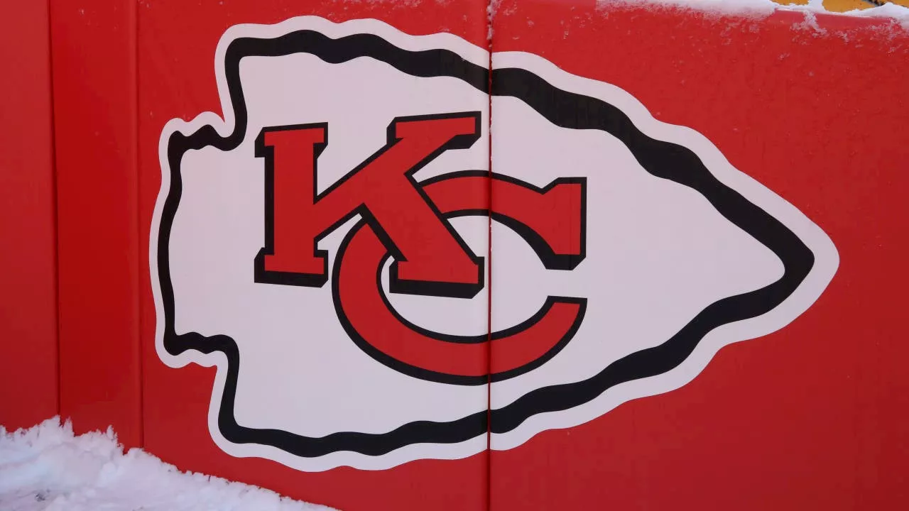 Kansas City Chiefs Stranded by Ice Storm at Airport