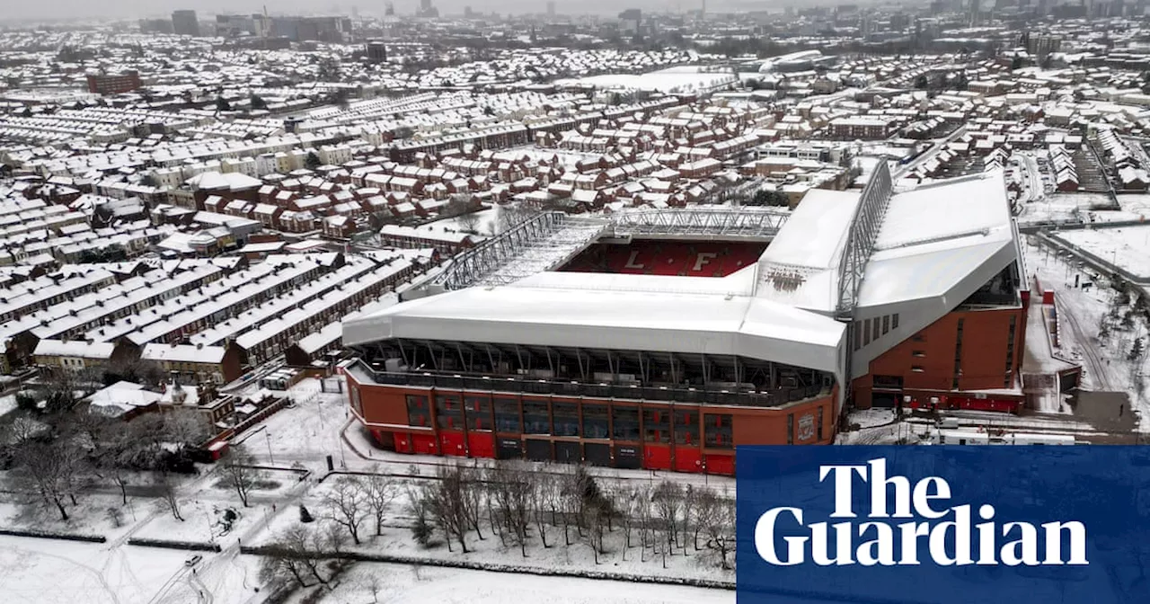 Liverpool vs Manchester United Match Set to Continue Despite Adverse Weather