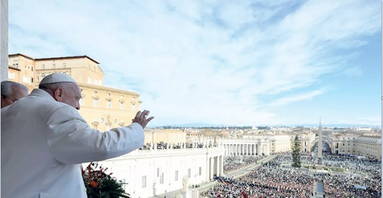 Pope Francis Opens Holy Doors on Christmas, Calls for Reconciliation