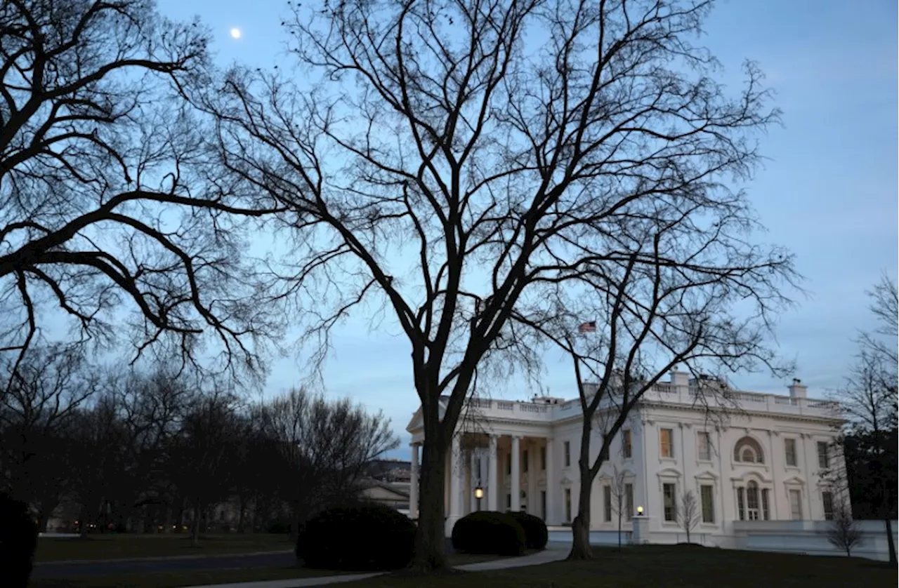 US Averts Government Shutdown, Wells Fargo Highlights Economic Impacts