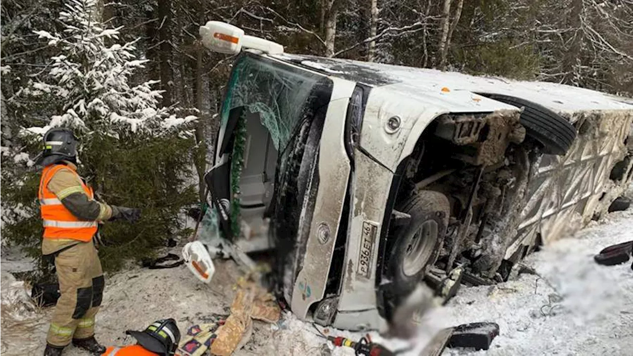 Число пострадавших в ДТП с туристическим автобусом в Карелии увеличилось до 14