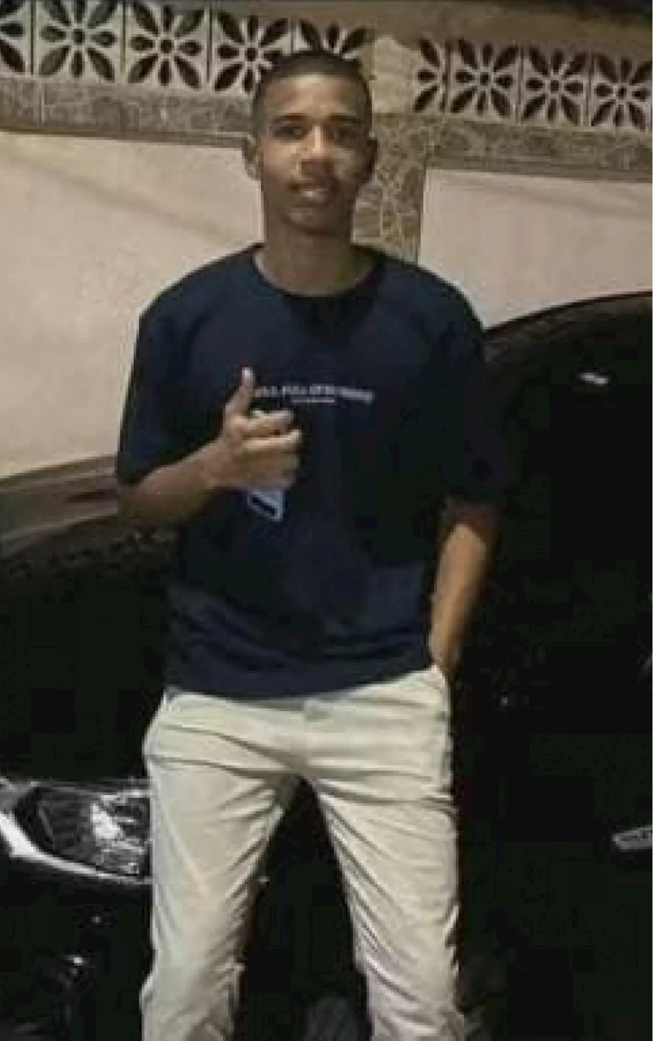 Jovem é enterrado após ser morto por traficante em baile funk no RJ