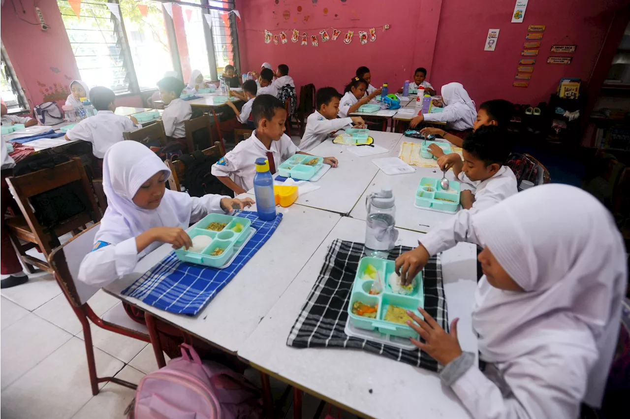 Program Makan Bergizi Gratis Dimulai, 190 Titik di 26 Provinsi