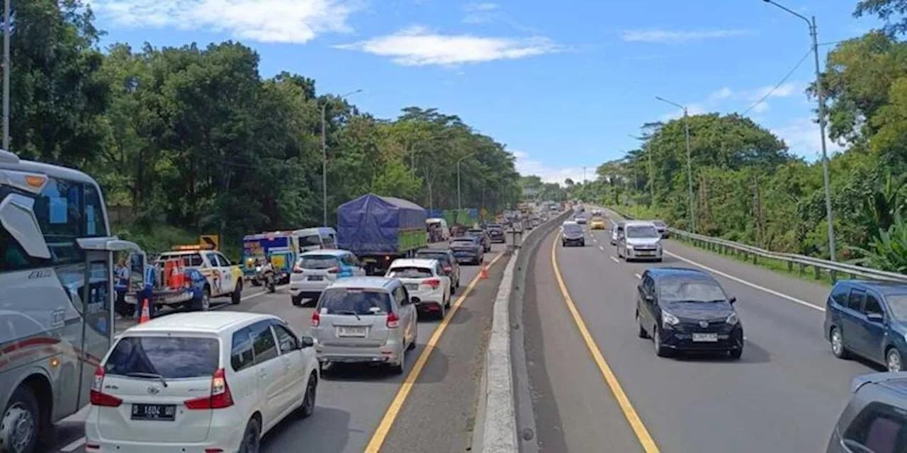 Kecelakaan di Tol Cipularang: Truk Mundur Menghantam Kendaraan Lain