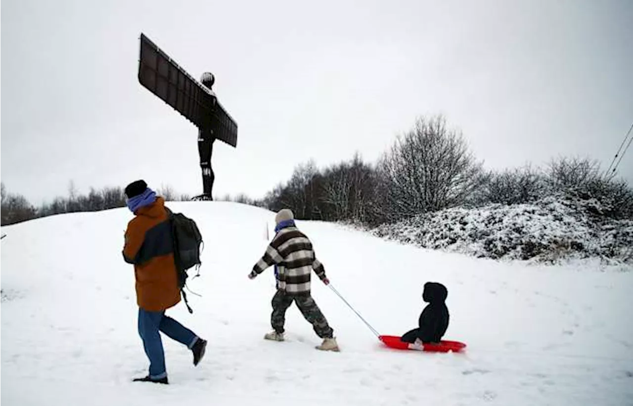 Heavy Snow and Freezing Rain Disrupt UK