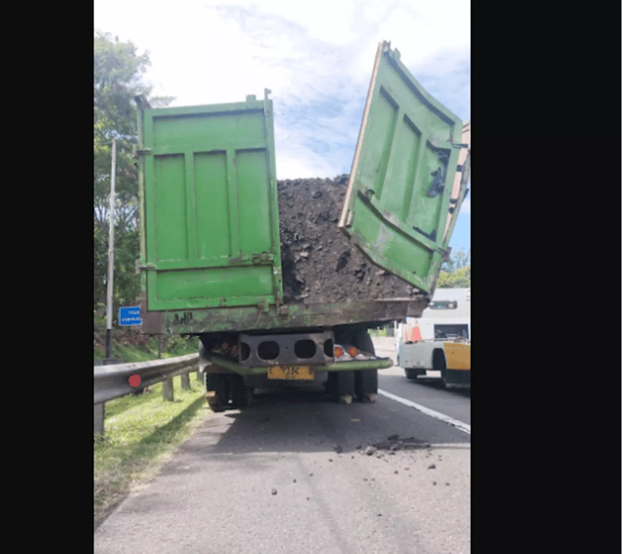 Kecelakaan Beruntun di Tol Cipularang