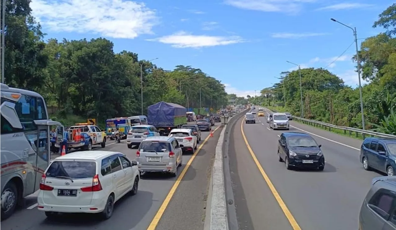 Kecelakaan Beruntun Libatkan 6 Kendaraan di Tol Cipularang Arah Bandung