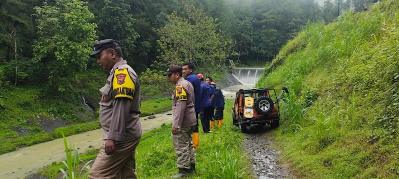 Mobil Pikap Terjun ke Sungai di Kebumen, Satu Tewas