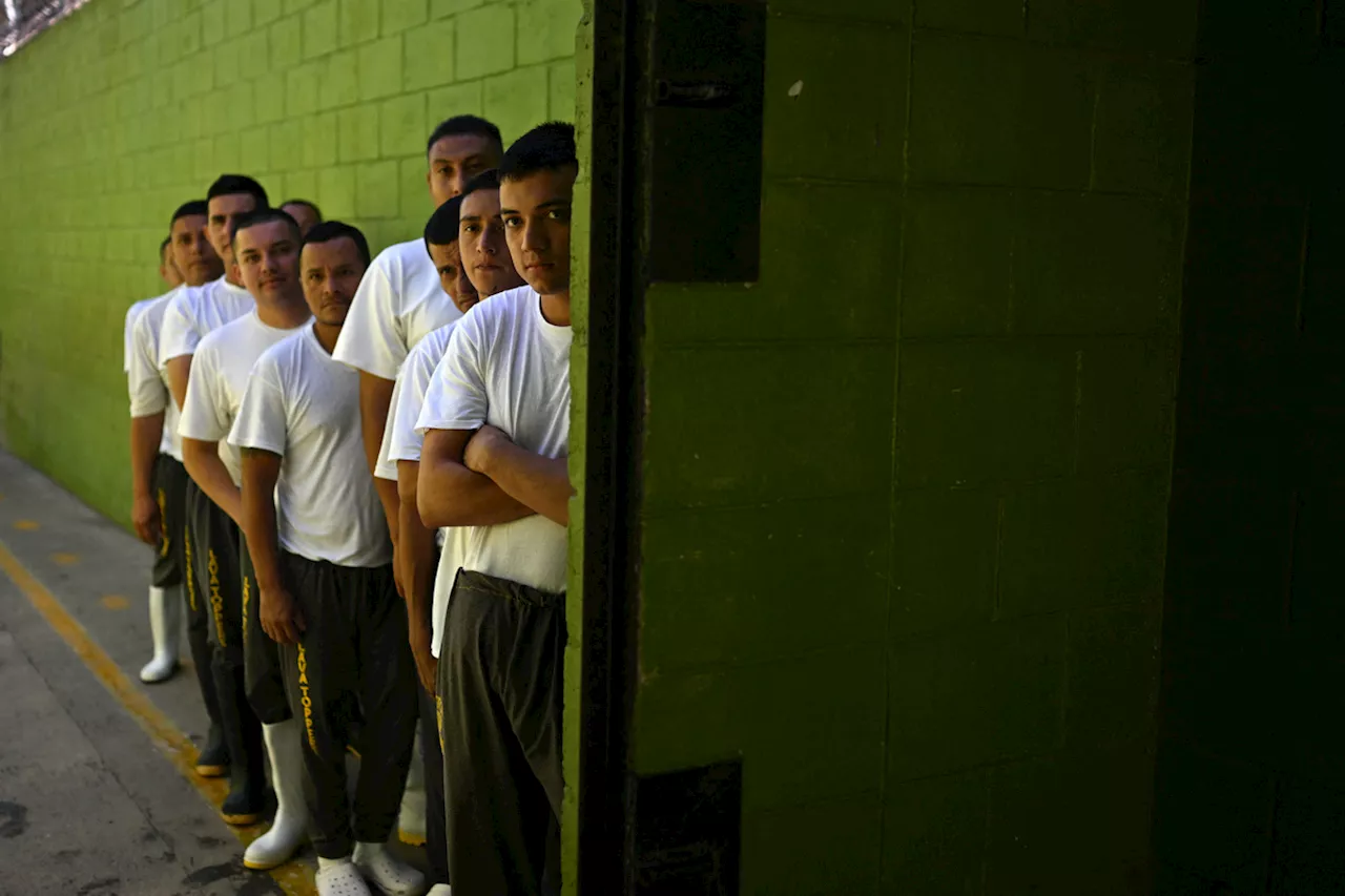 El Salvador Examinará Liberación de 150 Detenidos en 'Guerra' Contra Pandillas