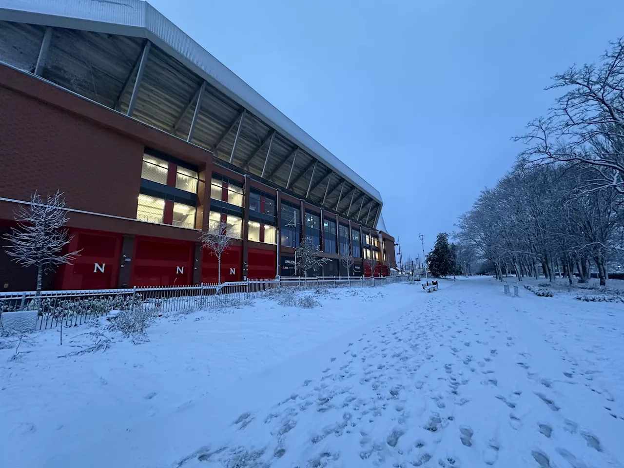 Snøkaos i Liverpool truer Manchester United-kampen