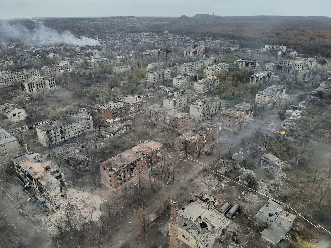 Russia Brings 'Total Destruction' to Ukrainian City of Toretsk