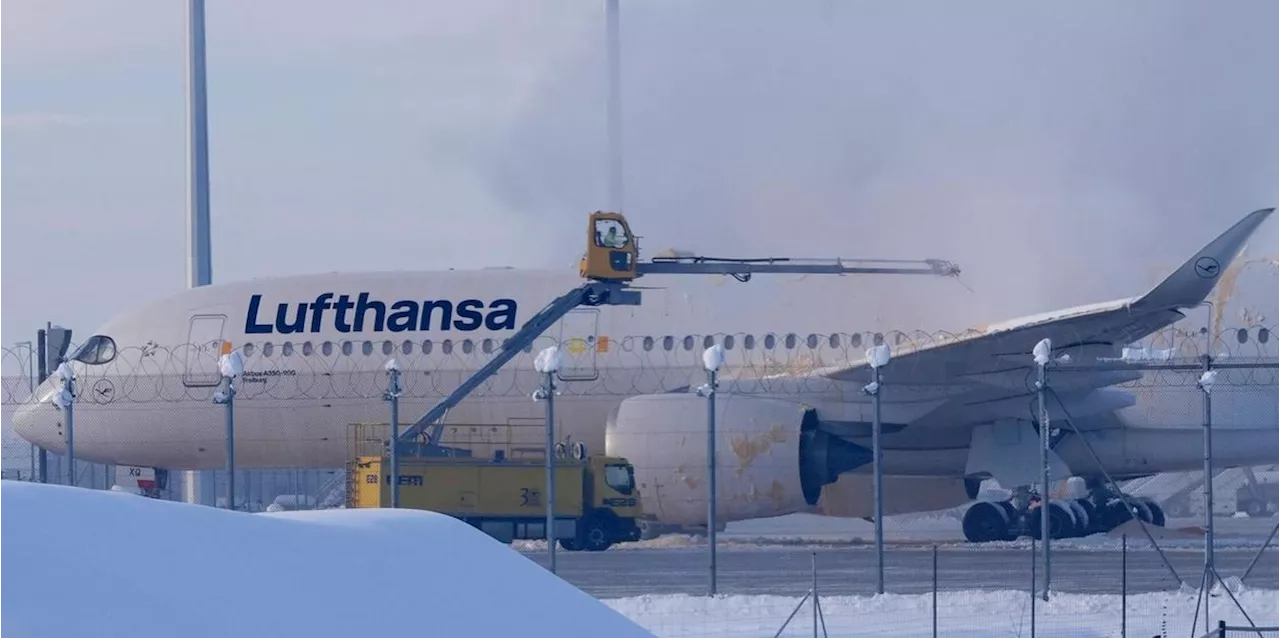 Flugverkehr am Flughafen München wegen Schnee beeinträchtigt