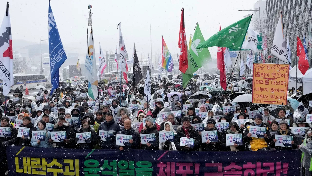 South Koreans Rally for Impeached President's Arrest as Authorities Prepare for Another Detention Attempt