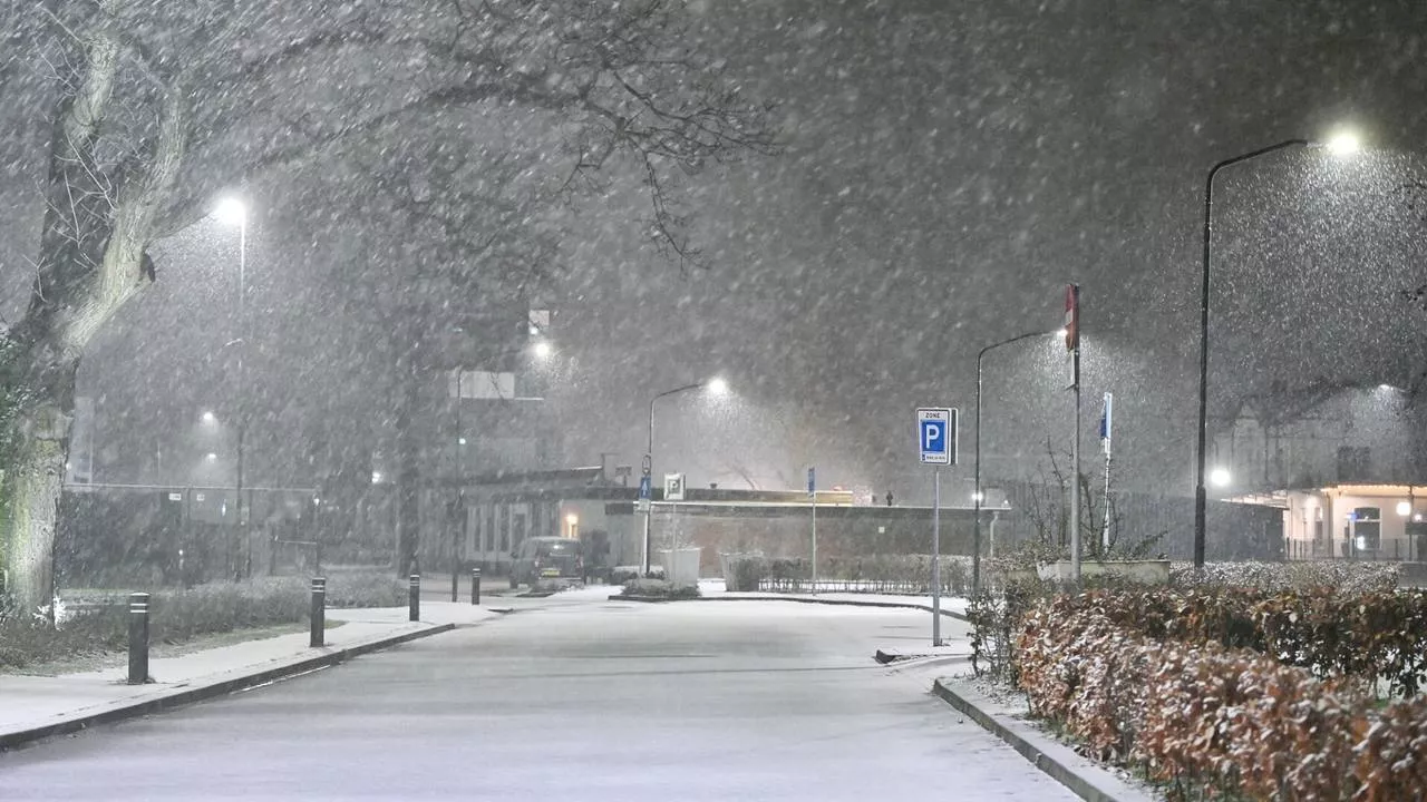 Sneeuw zorgt voor witte schoonheid en gladheid in Brabant